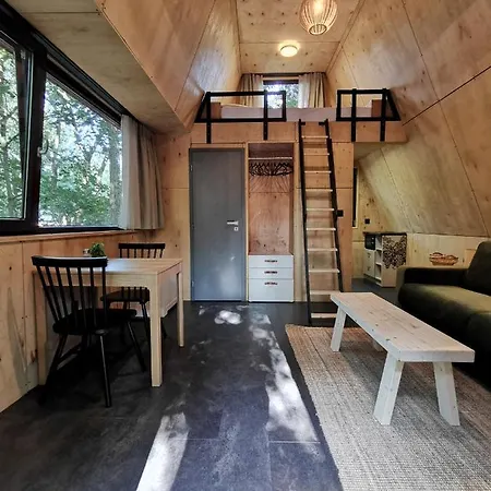 Tree-top Village, Tokajske Domceky V Korunach Stromov